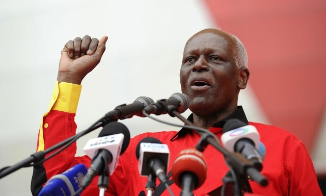 REGJERTE I NESTEN 40 ÅR: I fjor gikk José Eduardo dos Santos av som president. Nå har anklager mot ham smittet over på barna hans. Foto: NTB Scanpix REGJERTE I NESTEN 40 ÅR: I fjor gikk José Eduardo dos Santos av som president. Nå har anklager mot ham smittet over på barna hans. Foto: NTB Scanpix